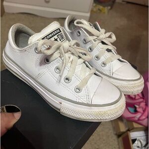 Toddler white leather converse size 11